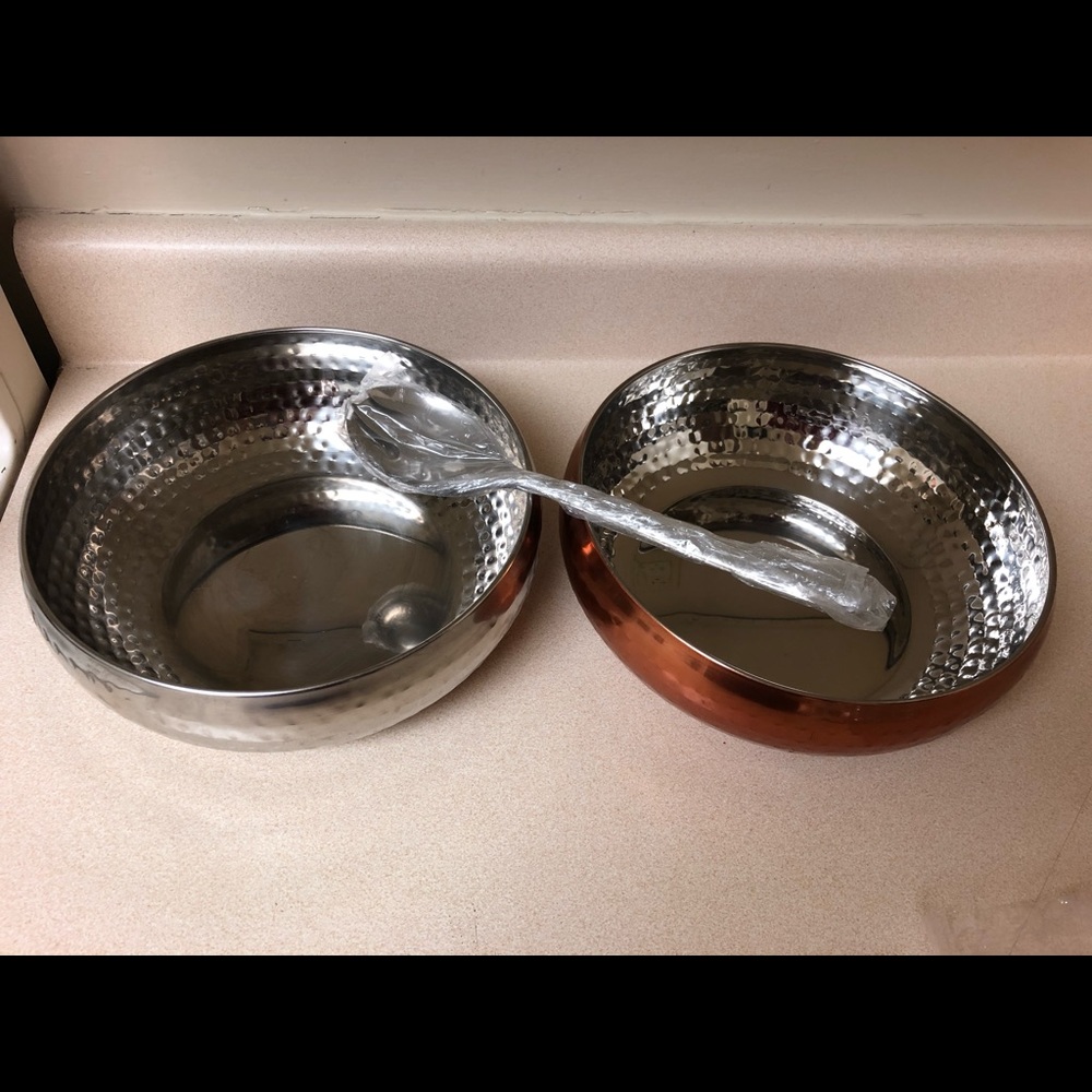 SoldNEW! Salad bowls+ spoons.Length 12 inches.